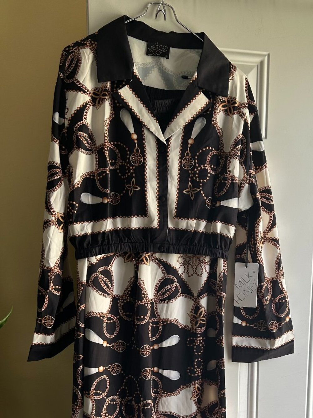 MILK & HONEY Boutique 2-Pc Set - Baroque Chain Print - Crop & Wide Leg - M